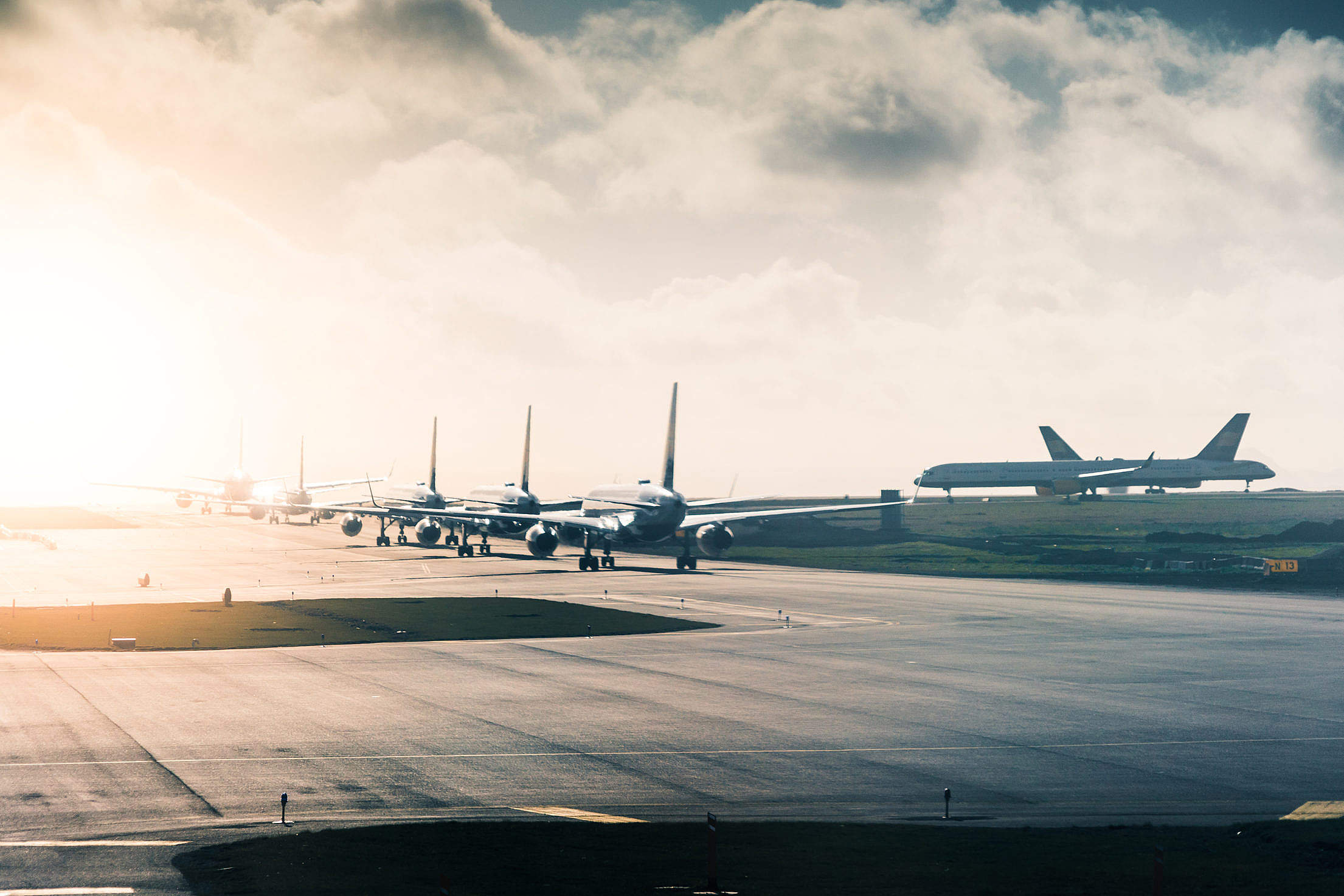 Esti pregatit sa vanezi bilete de avion de la 5 euro pe sens? Este timpul pentru Ryanair Cyber Week
