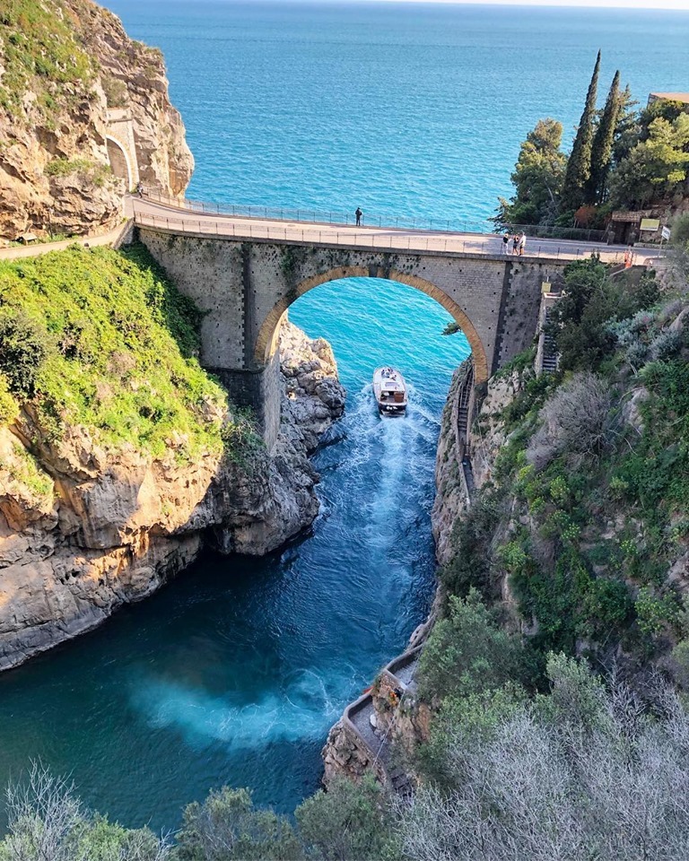 De la dorință la destinație. 25 de ani dedicați vacanțelor