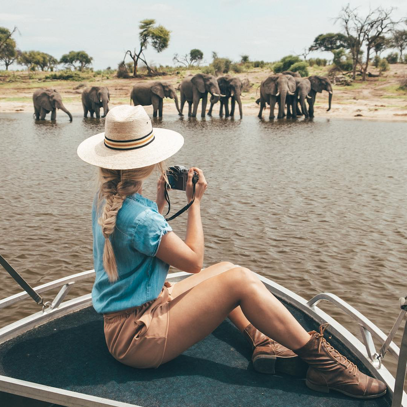 10 Travel Bloggeri internationali pe care trebuie sa ii urmaresti